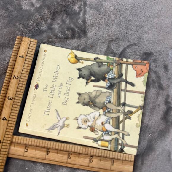 The Three Little Wolves and the Big Bad Pig  Egmont Book Trivizas Oxenbury - Picture 7 of 12
